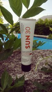 Protectores solares Mádara Plant Stem Cell y Think Baby